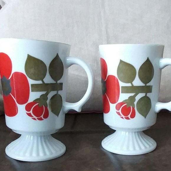 RETRO 1960-1970 PEDESTAL PORCELEIN COFFEE MUGS (2)  WHITE WITH ORANGE FLOWER - Picture 14 of 14